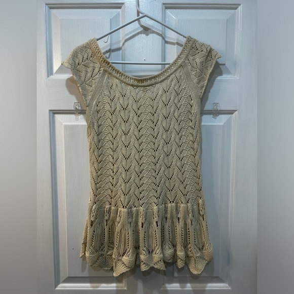 Boston Proper Womens Sz M Peplum Cap Sleeve Top Cream Pointelle Knit Scoop Neck - Picture 2 of 8